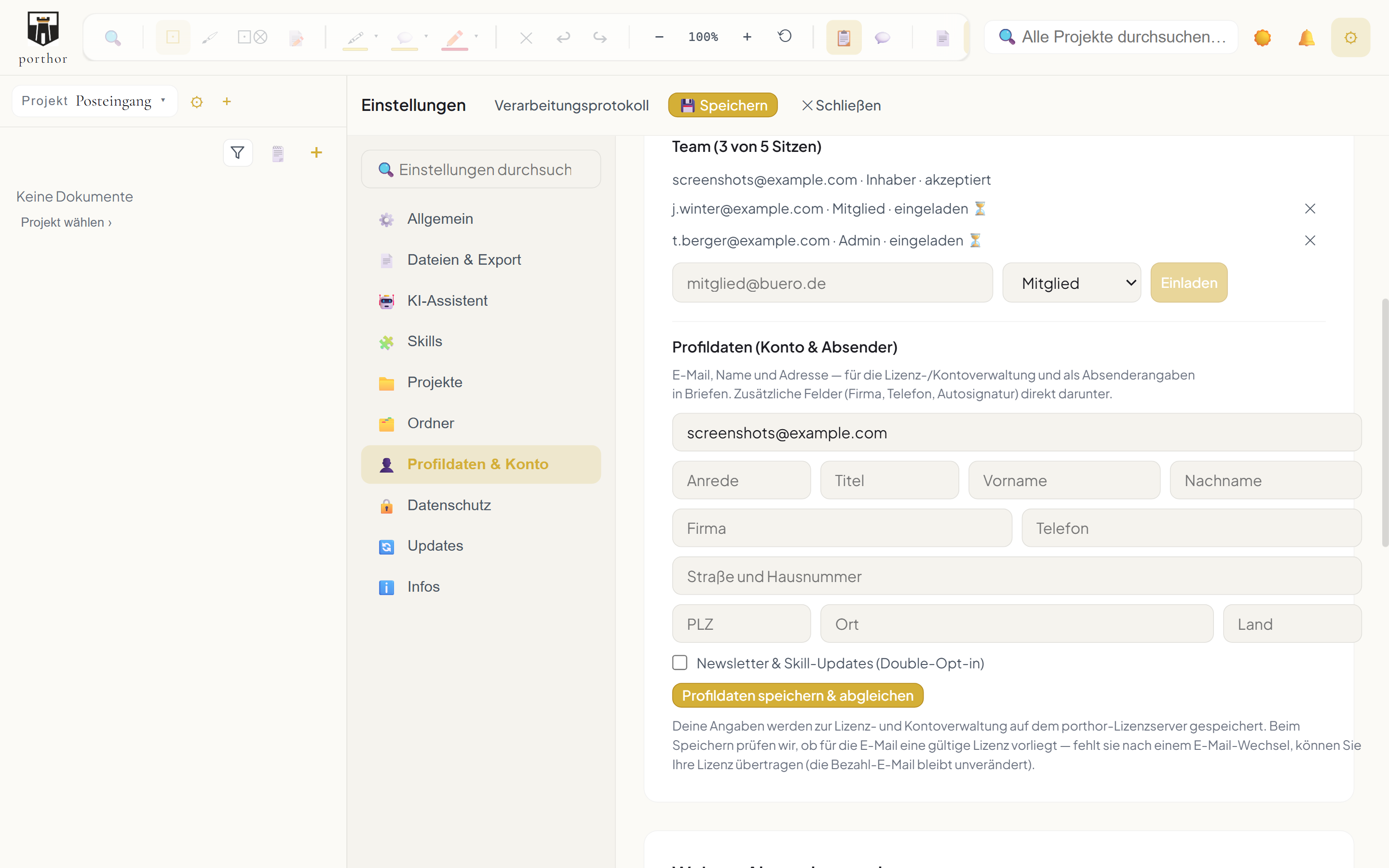 Der Team-Bereich im Lizenzmanagement: drei von fünf Sitzen belegt, Liste mit Inhaber und zwei eingeladenen Personen samt Rolle und Status, darunter Eingabefeld, Rollenauswahl und die Schaltfläche Einladen.
